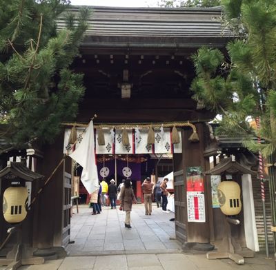 赤坂氷川神社の門
