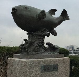 亀山八幡宮　フクの像