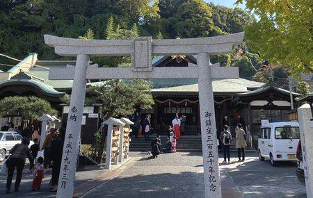 比治山神社・道路から見た所