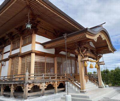 白蛇神社・左から