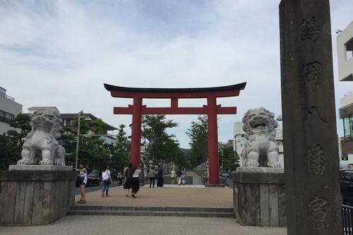 鶴岡八幡宮・鳥居と狛犬
